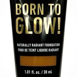 NEW NYX Professional Makeup Born to Glow Foundation in Sienna 1.01oz